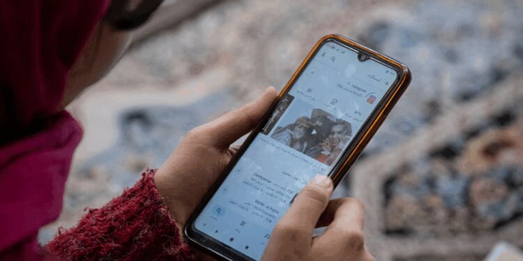 Australia BANS key social media apps for kids under 16 — and platforms must enforce the rule