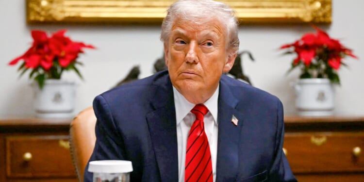 Trump pushes back on Kristi Noem replacement rumors, calls her 'fantastic'