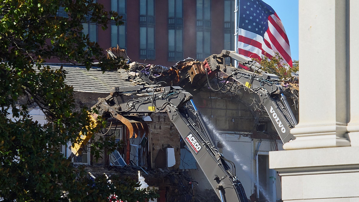 Demolition of East Wing for new White House ballroom
