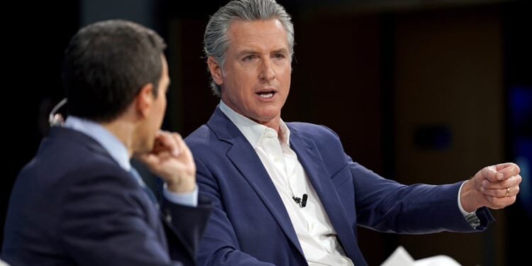 Gavin Newsom's rising political status on display at DNC winter summit
