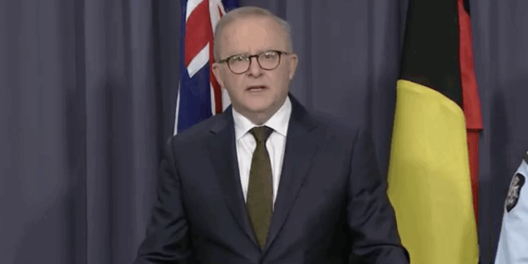 Australian PM Anthony Albanese Omits Jews in Statement on Hanukkah Massacre