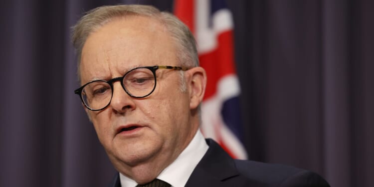 Australia Investigated Bondi Beach Terrorist for ISIS Ties But Determined He Carried No Threat