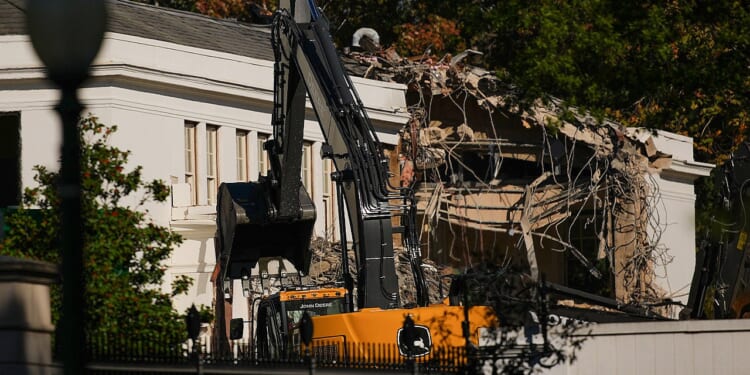 Judge inclined to deny bid to halt White House ballroom construction
