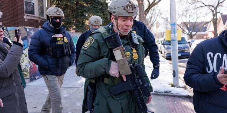 Operation Midway Blitz escalates with Border Patrol return to Chicago