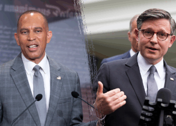 4 GOP rebels join Hakeem Jeffries in end-run around Mike Johnson