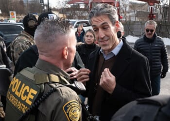 Blue city mayor confronts Border Patrol commander in heated exchange on camera