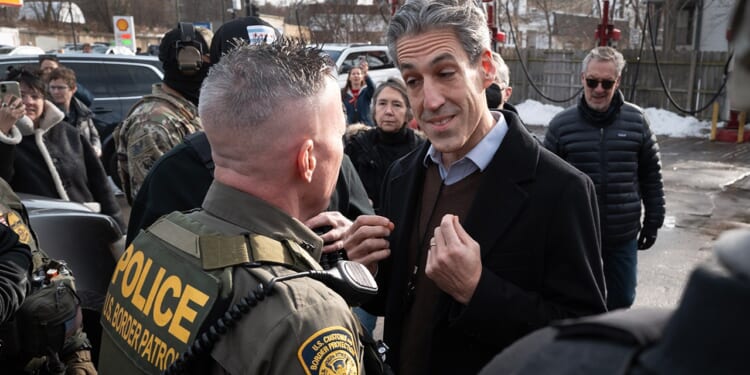 Blue city mayor confronts Border Patrol commander in heated exchange on camera