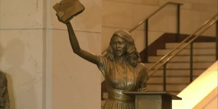 Congress Finally Reveals Replacement For Robert E. Lee Statue — And Everyone Is Confused