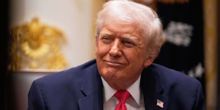 Trump's economy approval hits 39% as voters worry about prices, Fox poll