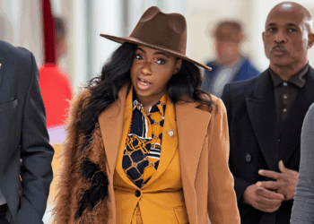 Progressive Democrats enter Senate primaries, exposing party rifts