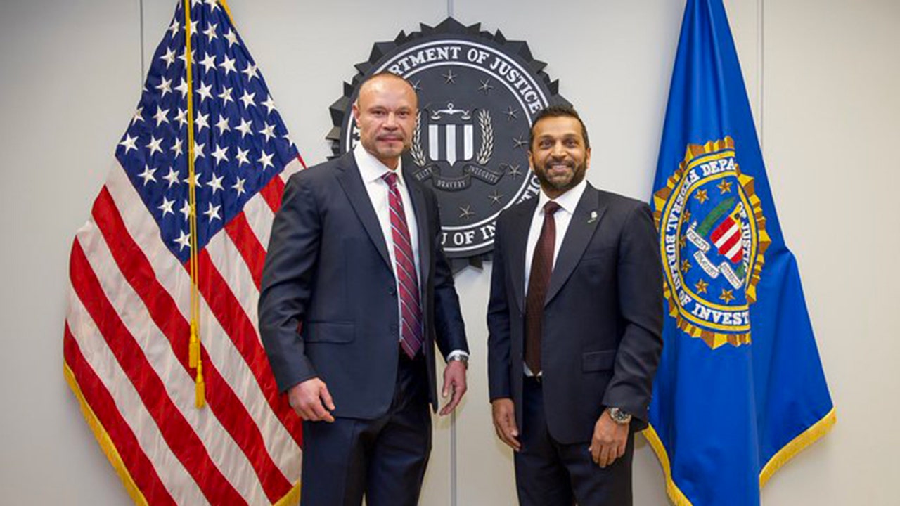 After announcing plan to depart FBI, Dan Bongino responds to Patel's praise