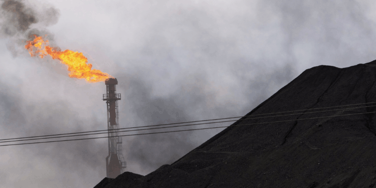 Venezuela holds world's largest oil reserves amid Trump's total blockade