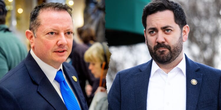 Conservatives accuse moderate Republicans of 'betrayal' over Obamacare