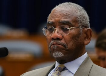 Rep. Gregory Meeks, Sen. Elizabeth Warren challenge H200 chip exports