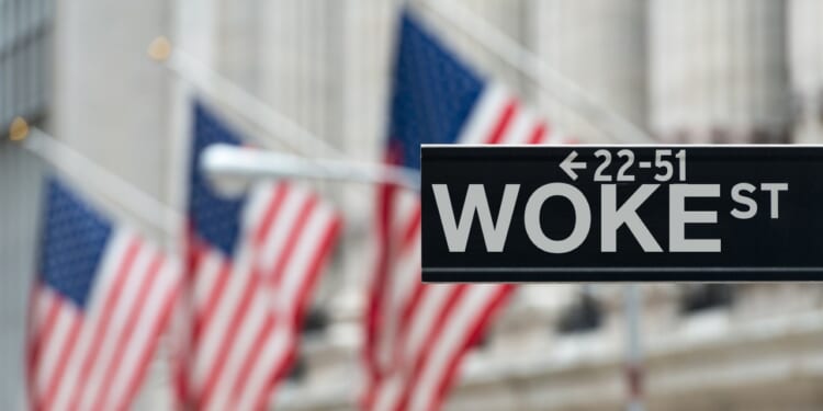 2025 Trump executive orders target DEI but policies may return later