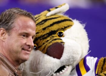 $91M LSU Coach Lane Kiffin Says He Took Basket Home to Avoid Paying Grocery Bag Fee
