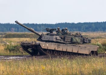 An M1 Abrams tank in mud.