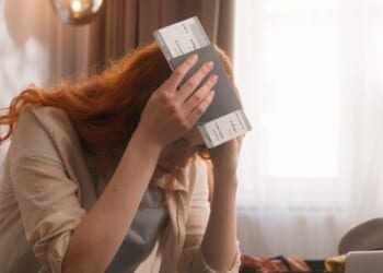 Crooks Target Holiday Travelers with Convincing AI Con Jobs