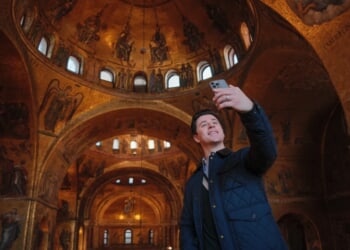 David Henrie and EWTN Studios to release ‘Seeking Beauty’ docuseries in the new year – Catholic World Report