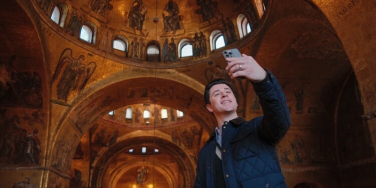 David Henrie and EWTN Studios to release ‘Seeking Beauty’ docuseries in the new year – Catholic World Report