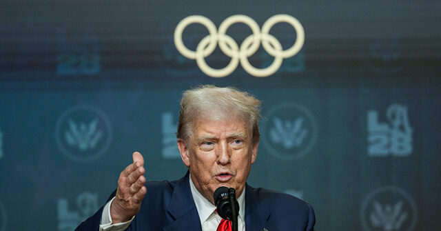 Donald Trump Host ‘Miracle on Ice' Olympic Hockey Team