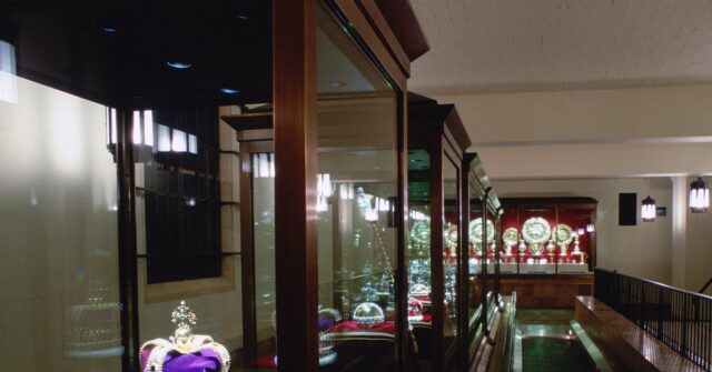 Far-Left Activists Vandalise British Crown Jewel Display