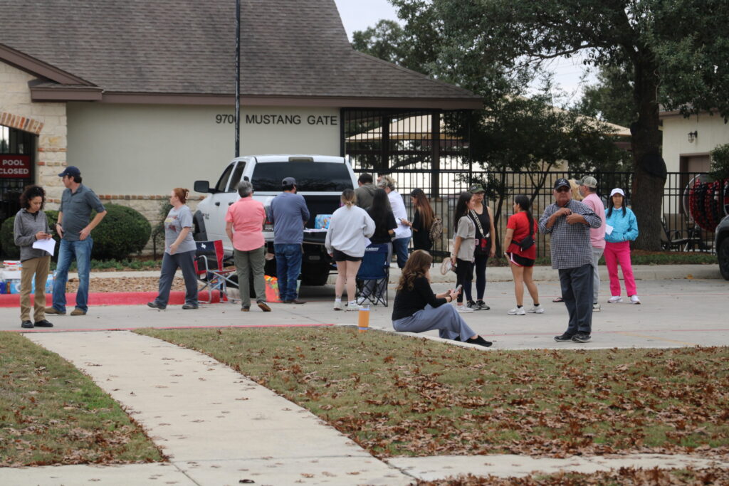 Family, friends and volunteers gather to carry out a sixth day of search. (Randy Clark/Breitbart Texas)