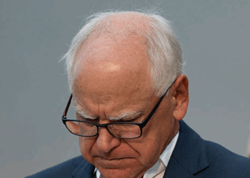 Hundreds of Minnesota Gov't Staffers Say Gov. Tim Walz Hid Somali Fraud and 'Attacked Whistleblowers'