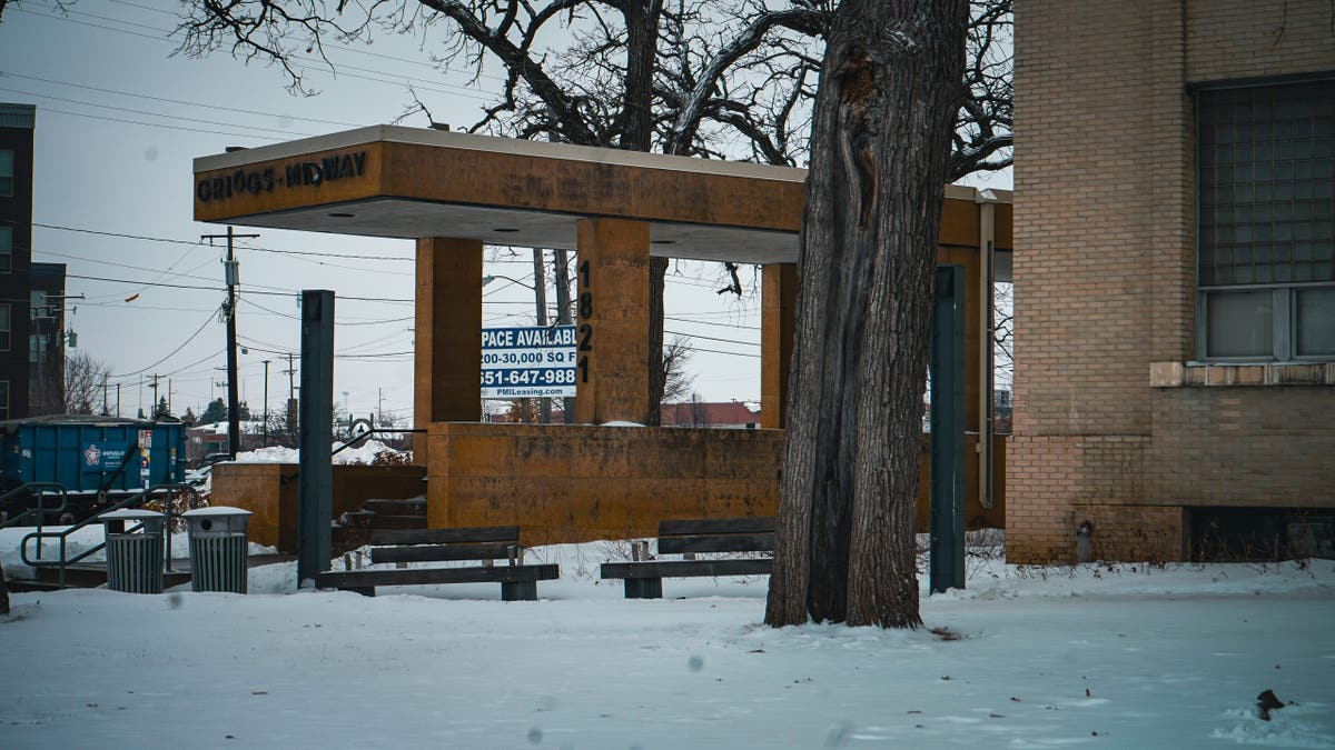 Entrance to the Griggs-Midway Building.