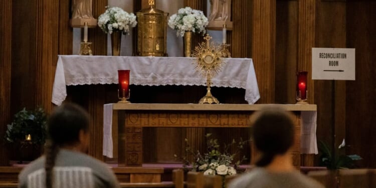 Practice Gratitude in Adoration - Catholic Exchange