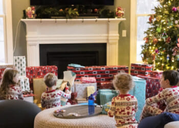 Share of Americans Planning to Spend $1,000+ on Holiday Gifts Hits Record High