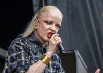 Singer Shirley Manson, in Pro-Palestine Garb, Curses Out Fans & Threatens Violence for Bouncing a Beach Ball