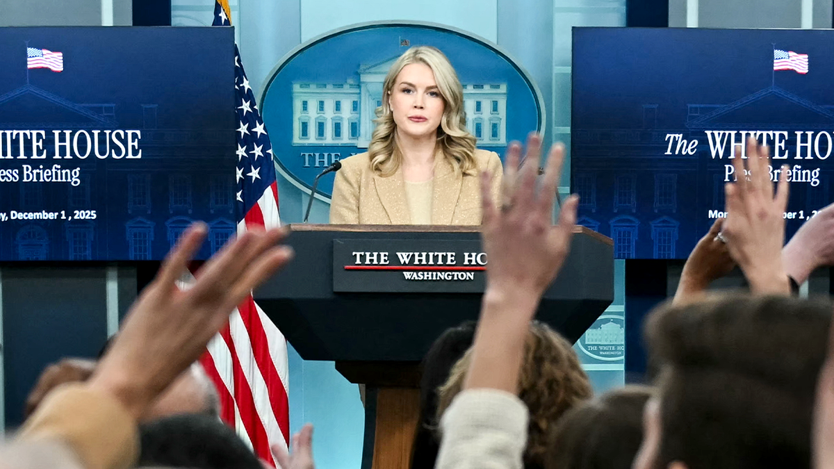 Karoline Leavitt in bried