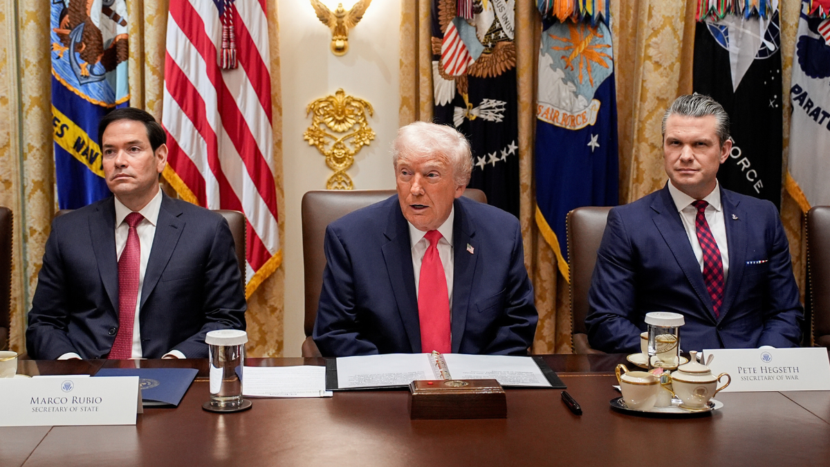 rubio trump and hegseth at meeting