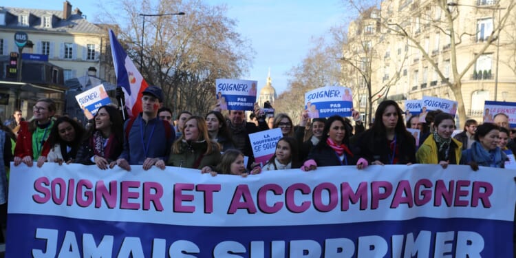 10,000 pro-lifers march in Paris for annual March for Life – Catholic World Report