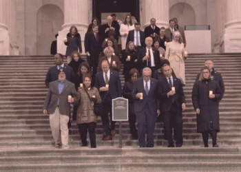 Vance reposts sombrero meme mocking Democrats’ Jan 6 candlelight vigil