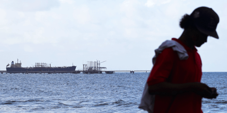 Venezuelan oil shipments to US surge following Maduro arrest warrant