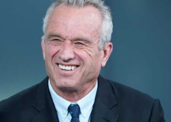 RFK Jr. steals the show after hilarious quacking ringtone interrupts White House briefing