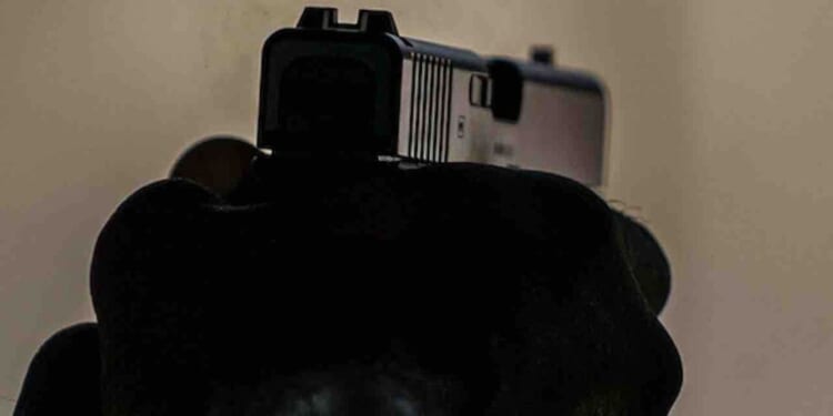 Thug pulls gun in convenience store, but clerk also is armed — and isn't having one bit of it