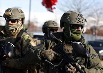 'Don't make a bad decision': ICE officer warns smug leftists allegedly trailing agents in their SUVs