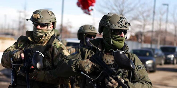 'Don't make a bad decision': ICE officer warns smug leftists allegedly trailing agents in their SUVs