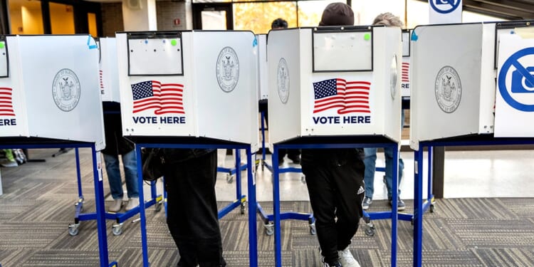 Gallup survey shows record 45% of Americans identify as independents