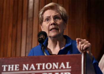 Elizabeth Warren warns Democrats against catering to wealthy elites