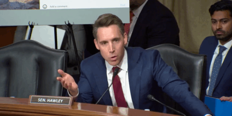 Sen Josh Hawley introduces legislation for special inspector general for fraud