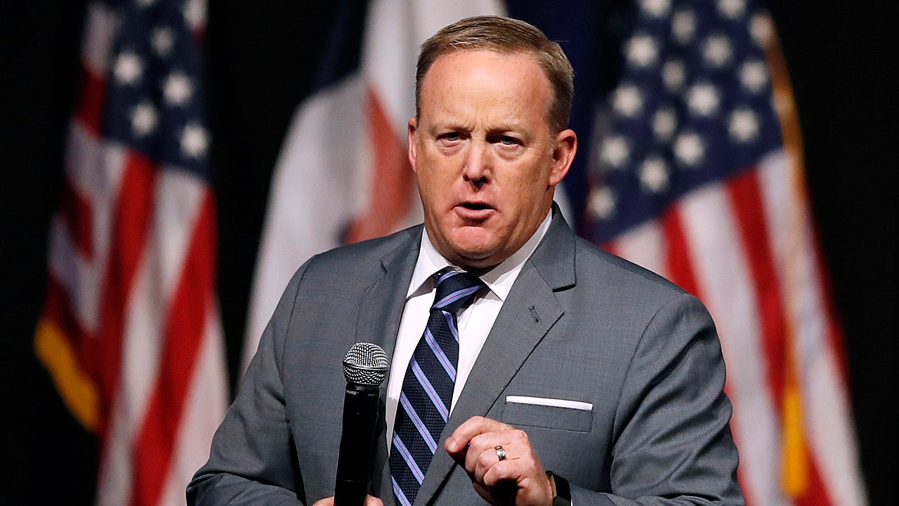 New pro-Trump group led by Sean Spicer targets key voter bloc for 2026 midterms