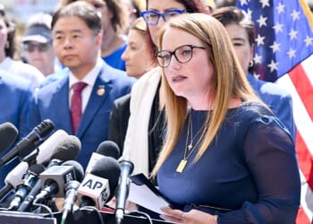 Los Angeles County approves ICE-free zones motion unanimously at meeting