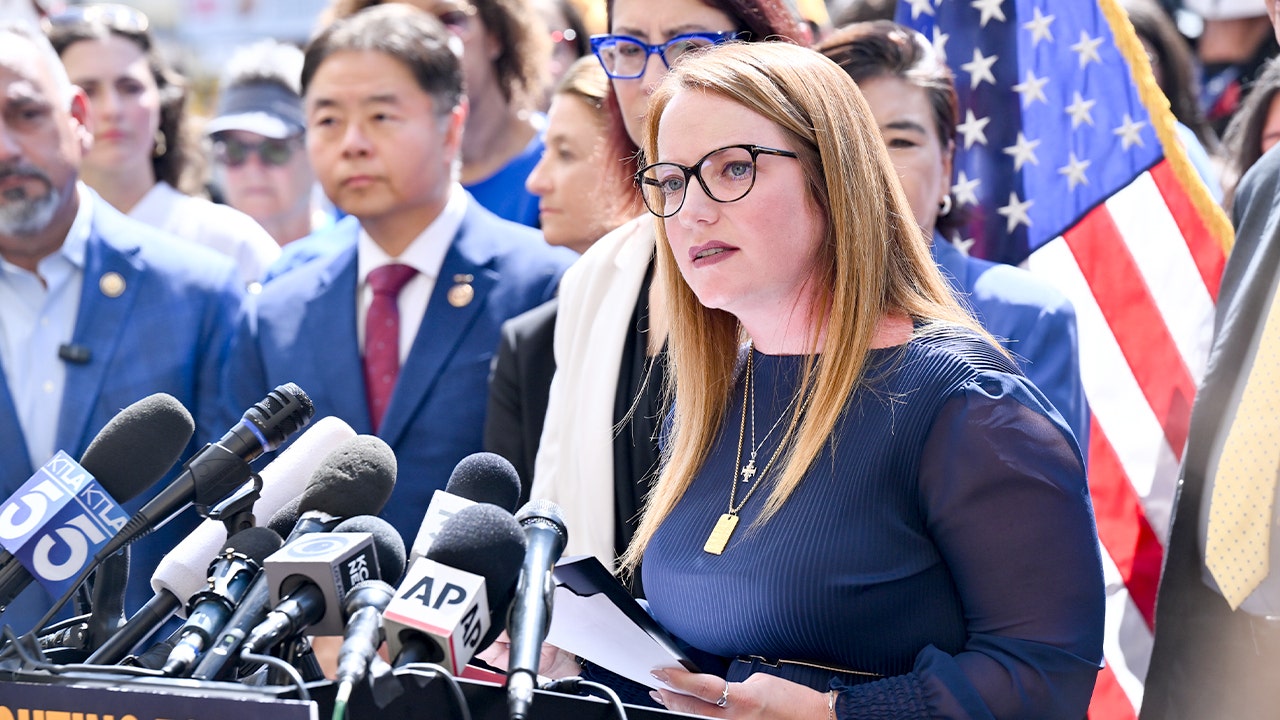 Los Angeles County approves ICE-free zones motion unanimously at meeting