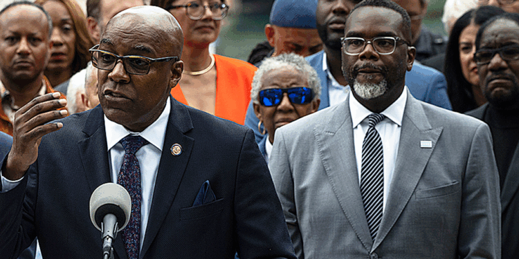 Trump officials mock Chicago Mayor Brandon Johnson's immigration lawsuit