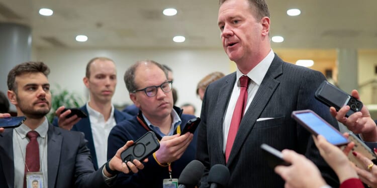 Sen. Eric Schmitt introduces SCAM Act to expand denaturalization powers