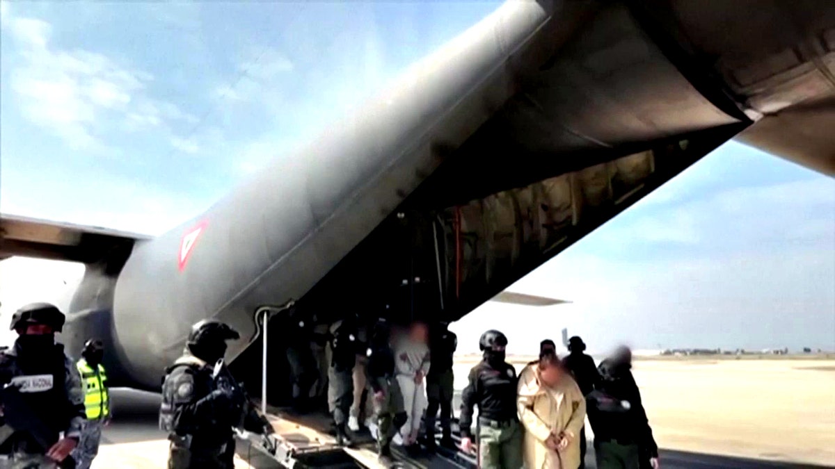 members of Mexican drug cartels walking off plane